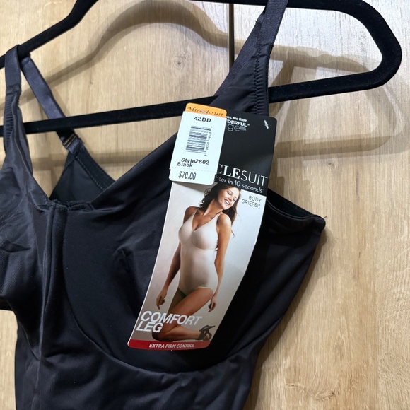 NWT Miraclesuit Bodysuit Womens 42 DD Body Briefer Underwire Black Adjustable - Picture 2 of 8